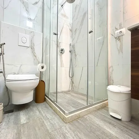Delight 808 Golem (Tirana)